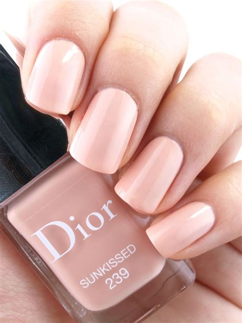 BEAUTY BY DIOR NAILS .